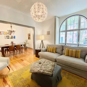 Luxury Vintage With The Comforts Of At The Centre, Next To Marquês De Pombal , Lisboa Portugal
